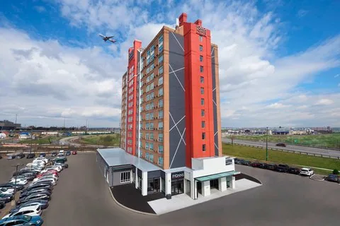 Four Points by Sheraton, hotel at 2180 Islington Avenue in Etobicoke, Toronto