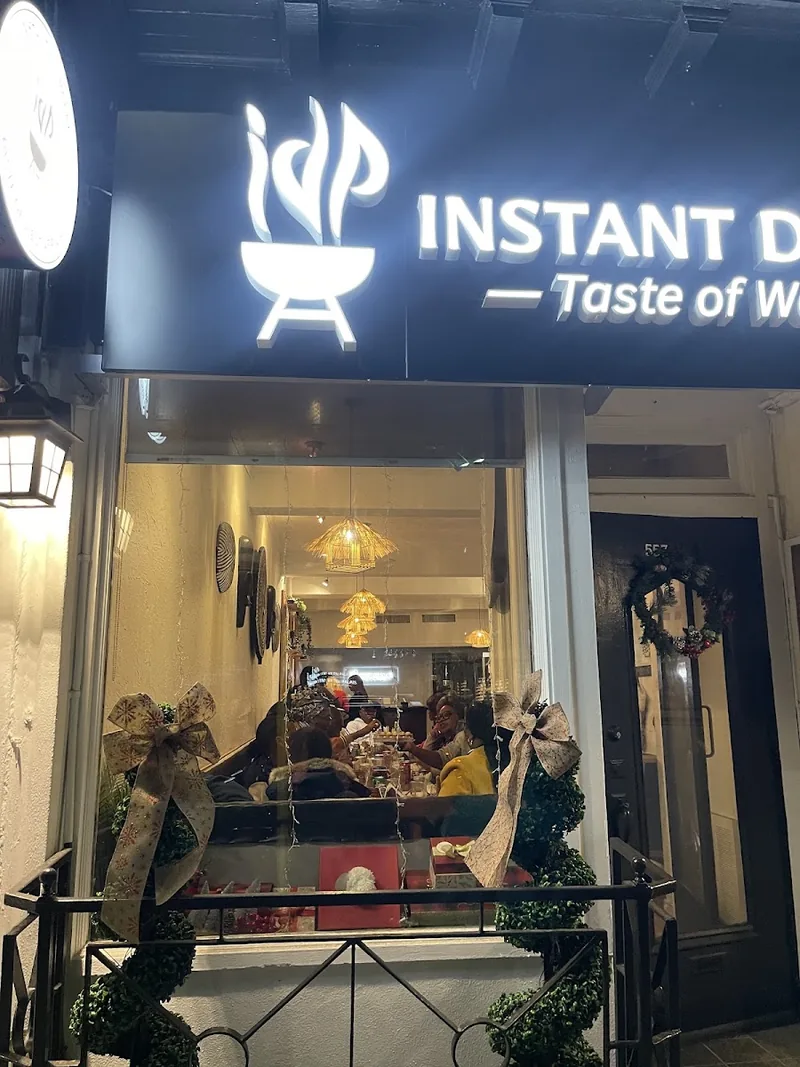 Instant du Palais (Toronto), african kitchen at 557 Mount Pleasant Road in Old Toronto, Toronto