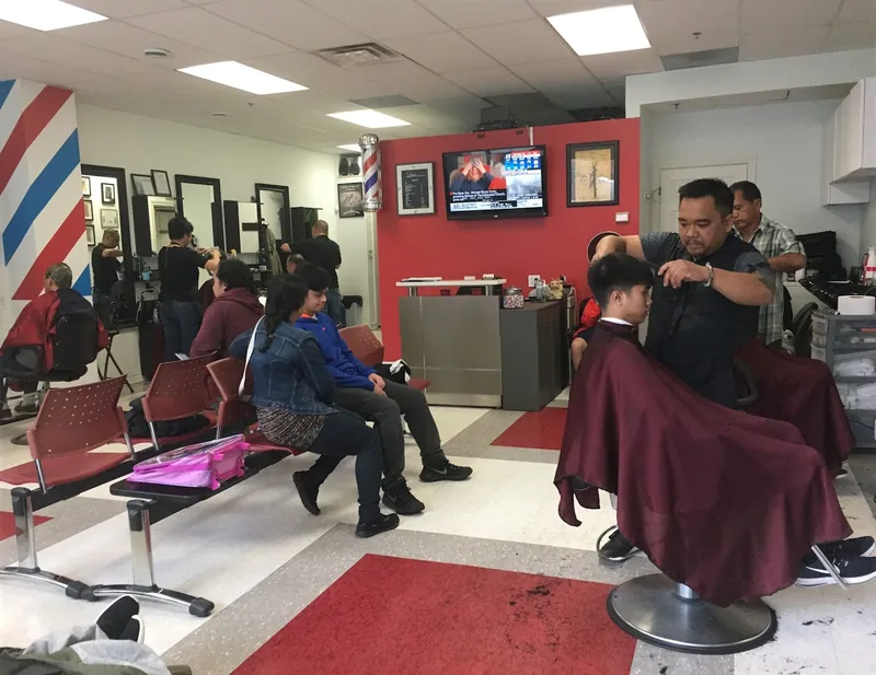 Lui’s Hairstlyling, hair salon at 17 3024 Hurontario Street in Etobicoke, Toronto