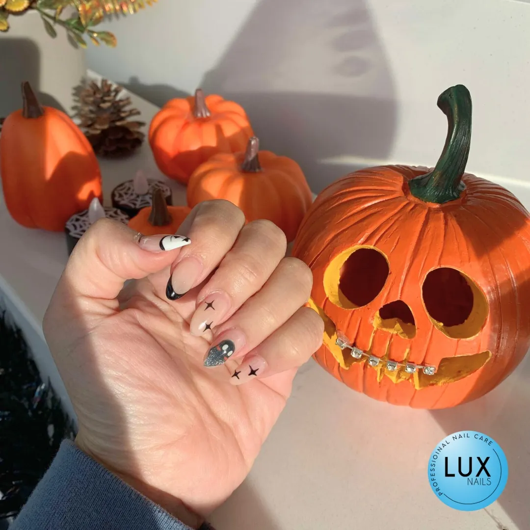 Lux Nails, beauty salon at 851 Bloor Street West in Old Toronto, Toronto