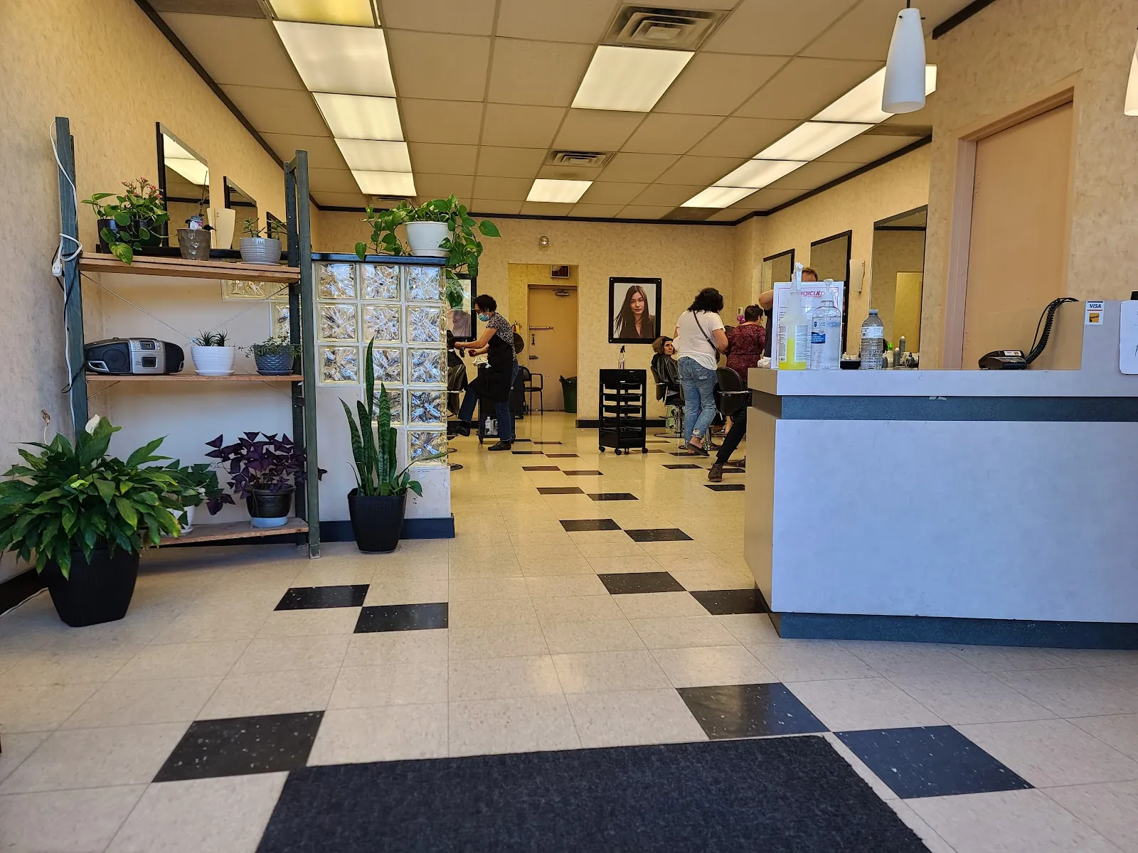 Magicuts, hair salon at 2945 Bloor Street West in Etobicoke, Toronto