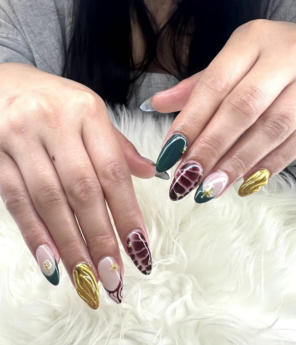 Milano Nails & Spa, beauty salon at 504 Yonge Street in Old Toronto, Toronto