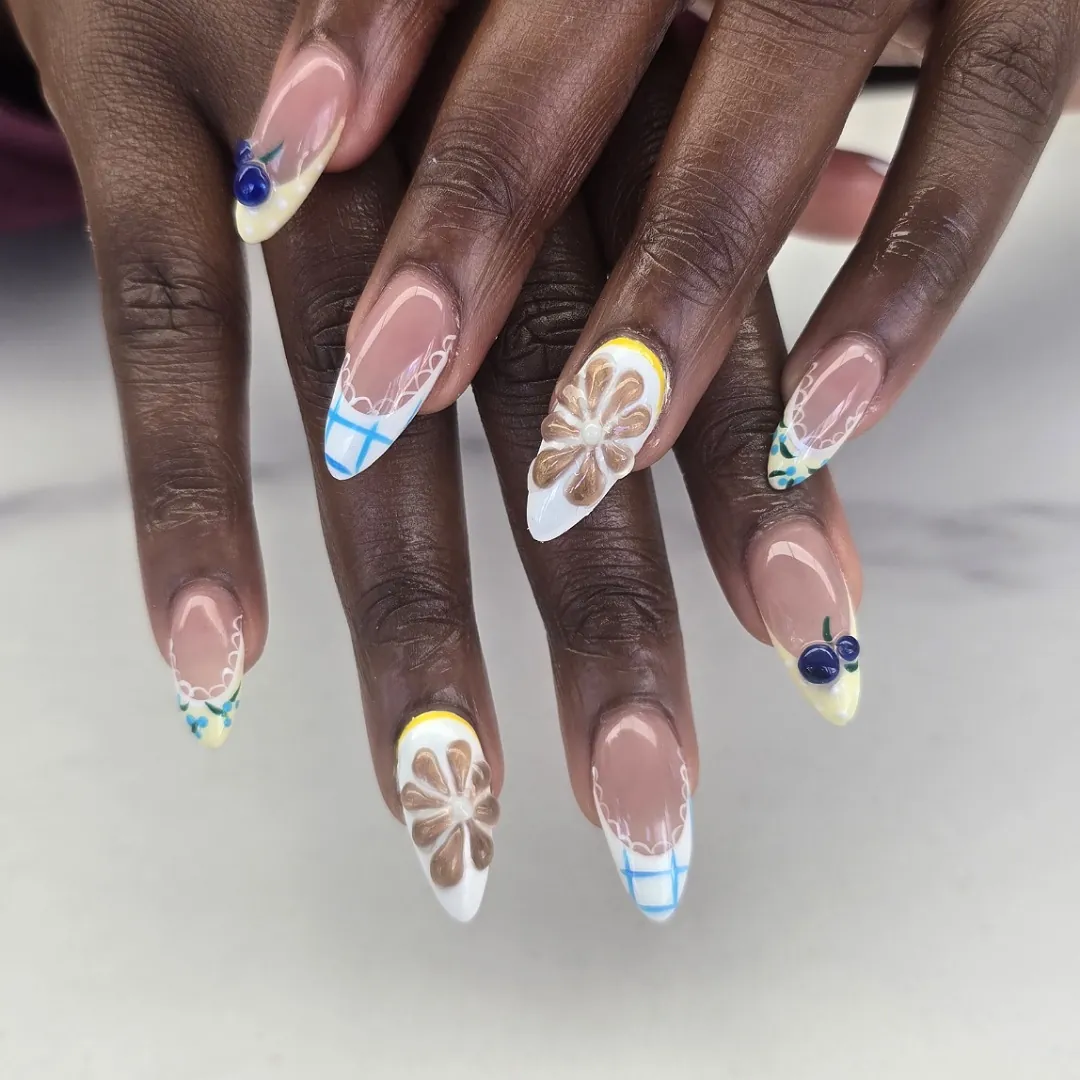 Nail Bar, beauty salon at 550 Front Street West in Old Toronto, Toronto
