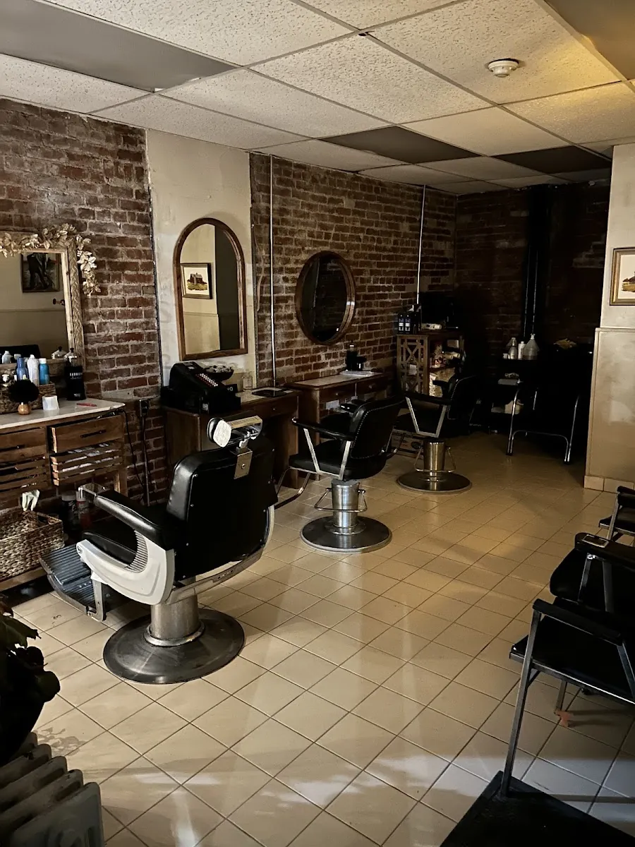 Nino’s Hairstyling, hair salon at 282 Rushton Road in York, Toronto