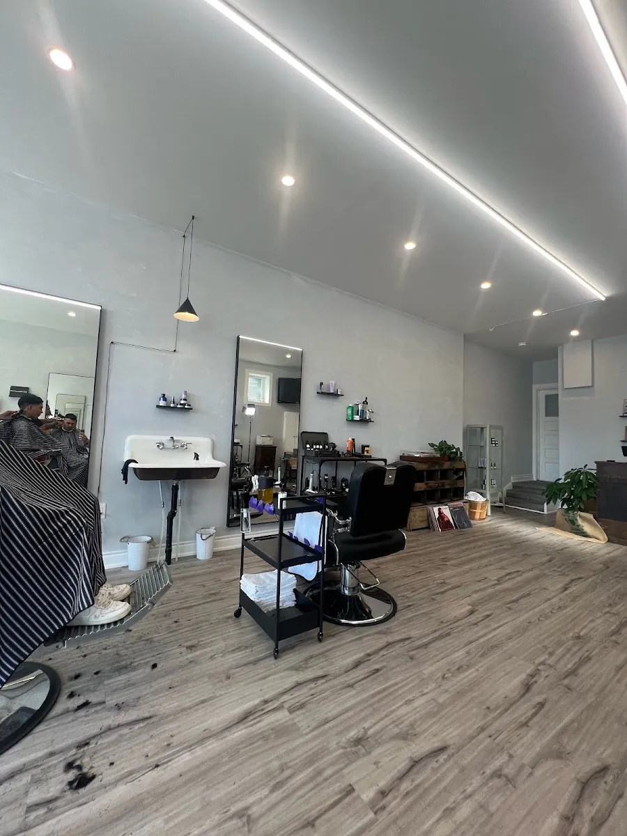 Parkside Barbershop, hair salon at 1679 Bloor Street West in Old Toronto, Toronto