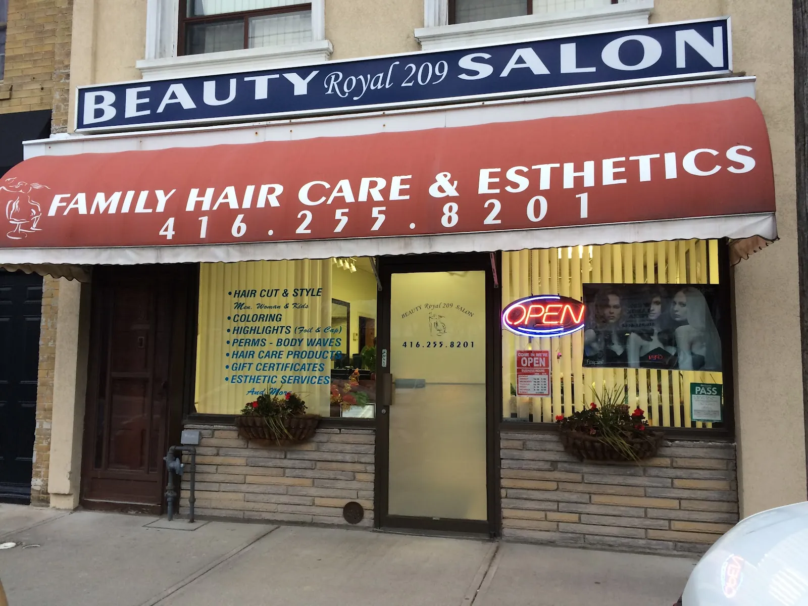 Royal 209 Beauty Salon, hair salon at 209 Royal York Road in Etobicoke, Toronto