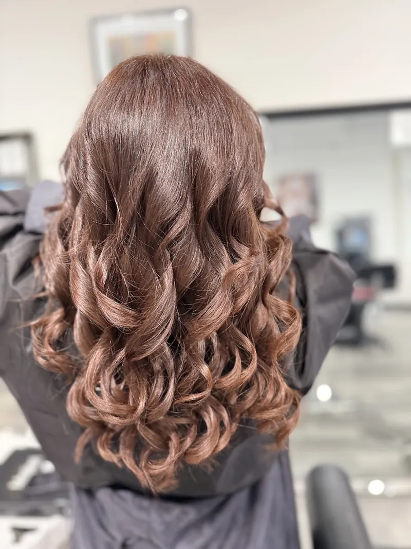 Salon Fifth Image