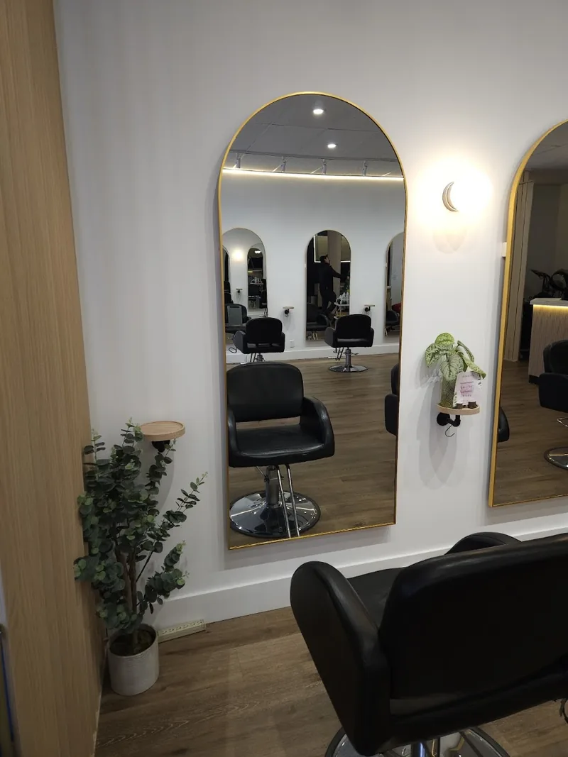 Sora Beauty Salon, hair salon at 617 Bloor Street West in Old Toronto, Toronto