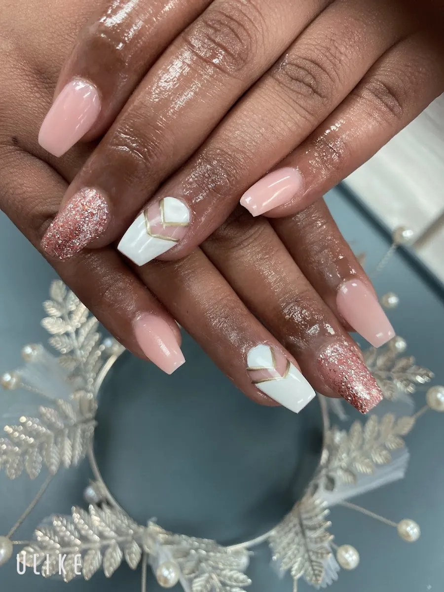 Super Star Nails & HAir, beauty salon at 743 Dovercourt Road in Old Toronto, Toronto